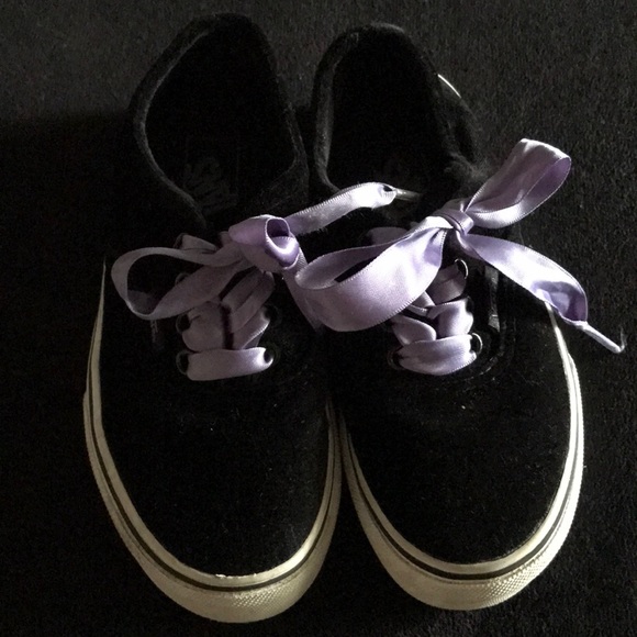 Black Velvet Toddler girls Vans size 12 EUC - Picture 3 of 8